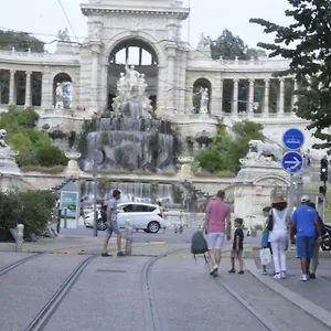 Appartement Joli T2 Refait à Neuf, Lumineux Et Accessible, Marseille